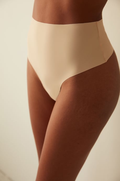 Tanga moldeador liso sin costuras de cintura baja, invisible - Image 2