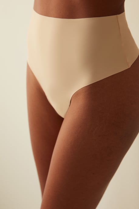 Tanga moldeador liso sin costuras de cintura baja, invisible - Image 5