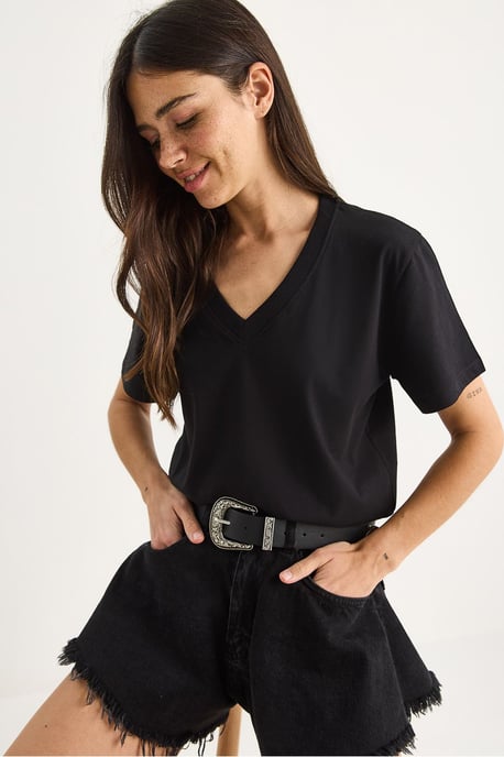 Camiseta de algodón peinado con cuello de pico Comfort Fit - Image 3