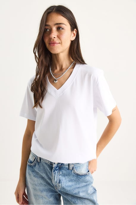 Camiseta de algodón peinado con cuello de pico y corte Comfort Fit - Image 3