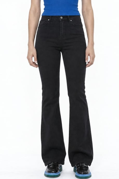 Pantalón recto de mujer - Image 1