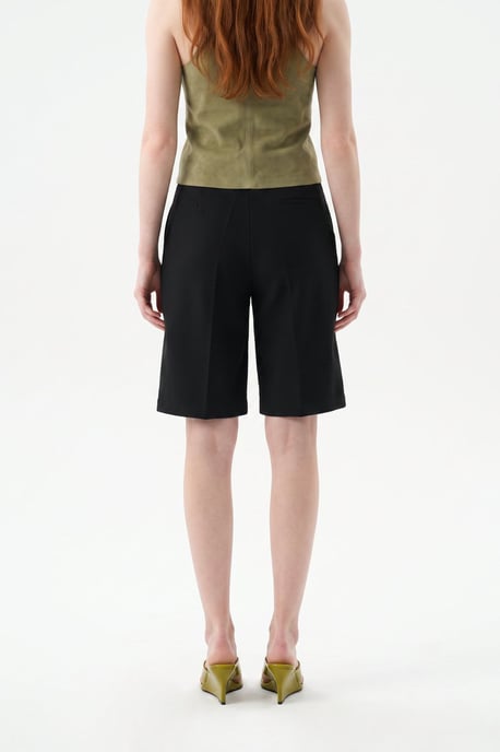 Pantalón corto de talle alto y pierna ancha de corte sastre - Image 3