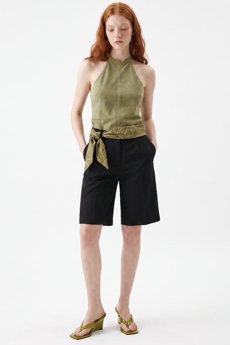 Pantalón corto de talle alto y pierna ancha de corte sastre - Image 4