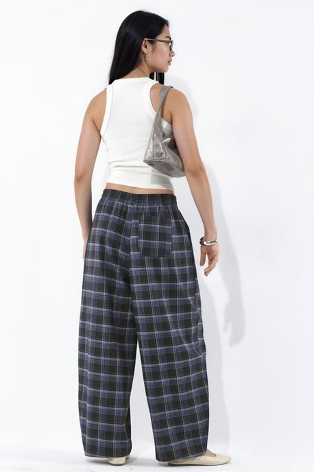 Pantalones de cuadros con cintura elástica y detalle de bolsillos Hiccup - Image 5
