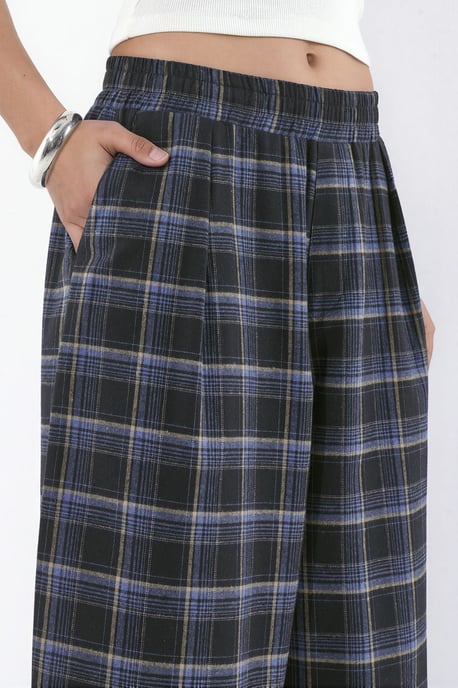 Pantalones de cuadros con cintura elástica y detalle de bolsillos Hiccup - Image 6