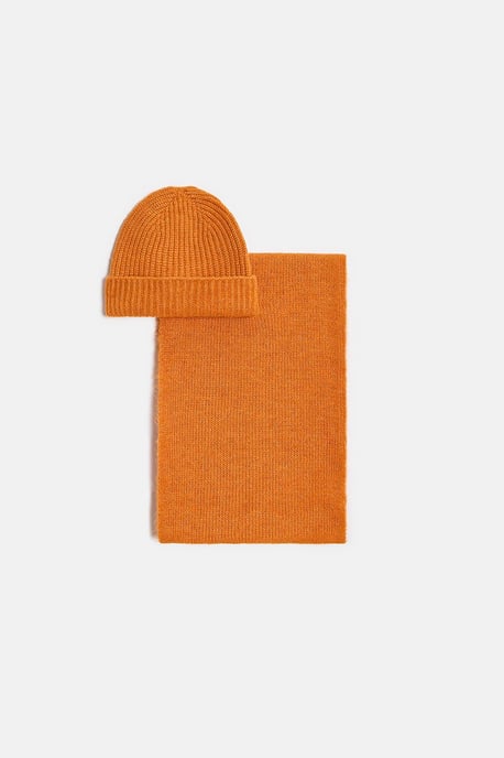 Conjunto de gorro, bufanda y guantes para mujer - Image 1