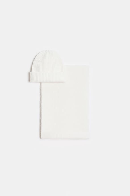 Conjunto de gorro, bufanda y guantes para mujer - Image 3