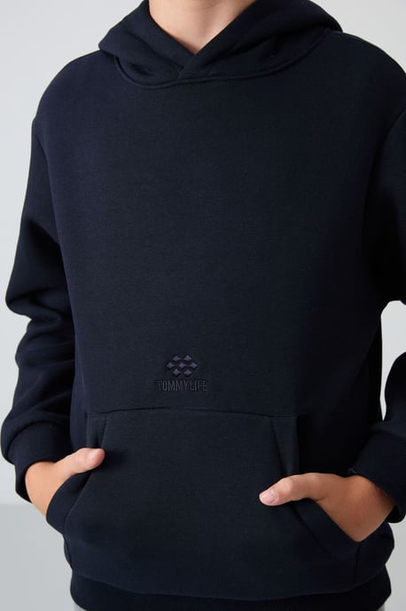 Sudadera juvenil con capucha y bolsillo - Image 3