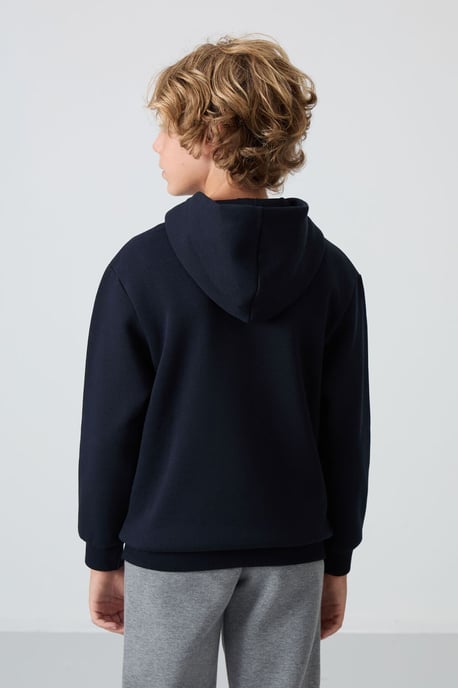 Sudadera juvenil con capucha y bolsillo - Image 5