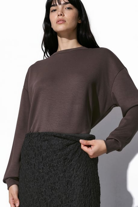 Falda larga de encaje de talle alto - Image 5
