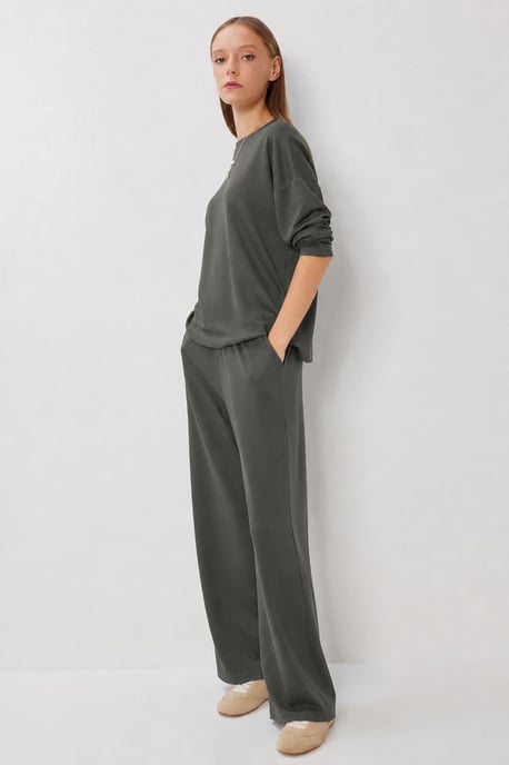 Conjunto de dos piezas de pierna ancha con blusa de cuello redondo - Image 3
