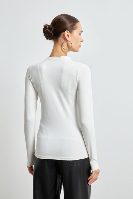 Bipantolon Blusa de mujer entallada con cuello redondo - Image 5