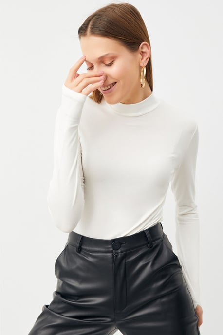 Bipantolon Body de mujer de corte slim con medio cuello alto - Image 1