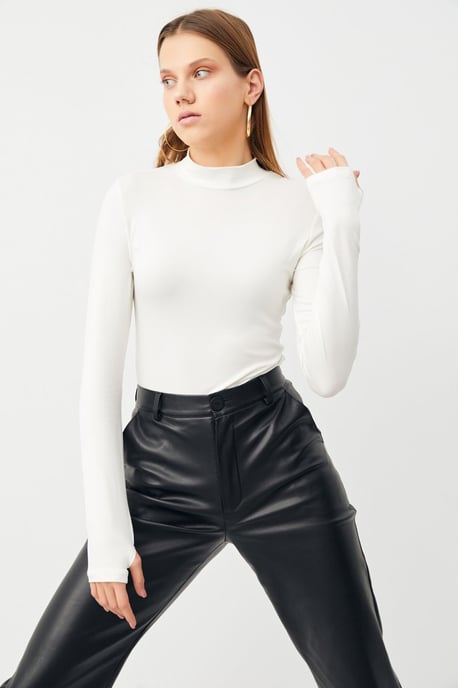 Bipantolon Body de mujer de corte slim con medio cuello alto - Image 6
