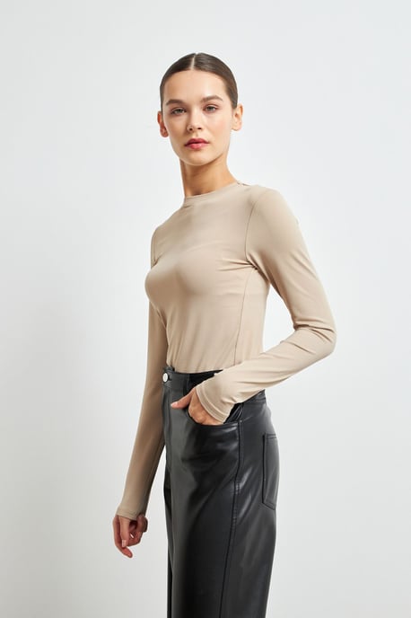 Bipantolon Blusa de mujer ajustada con cuello redondo - Image 1