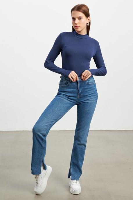 Body de mujer de corte slim con medio cuello vuelto - Image 5