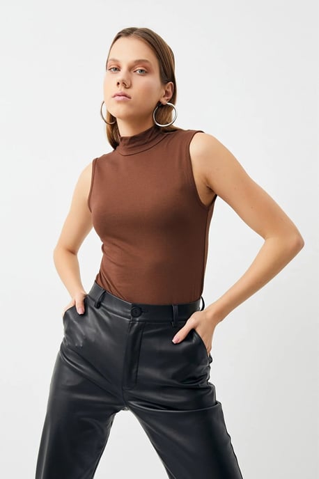 Pack de 2 bodies de mujer sin mangas con medio cuello vuelto - Image 3