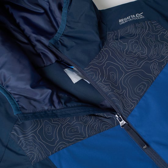 Regatta Chaqueta impermeable acolchada reflectante para niños Illuma (Azul marino/Azul aviador) - Image 5