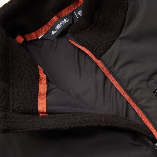 Regatta Chaqueta de forro polar para hombre Morran con cremallera completa y resistente al agua (Negro/Alheña quemada) - Image 5