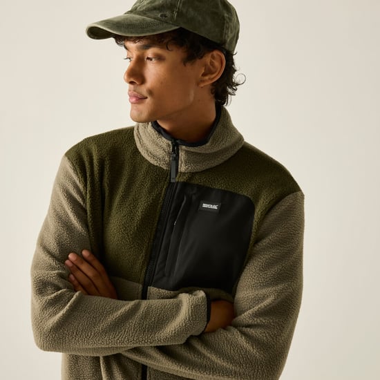 Regatta Frankie Chaqueta de forro polar Borg para hombre con bloques de color (verde oliva ahumado/caqui oscuro) - Image 6