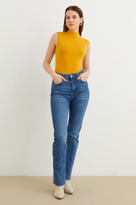 Blusa de mujer sin mangas con cuello vuelto medio - Image 4