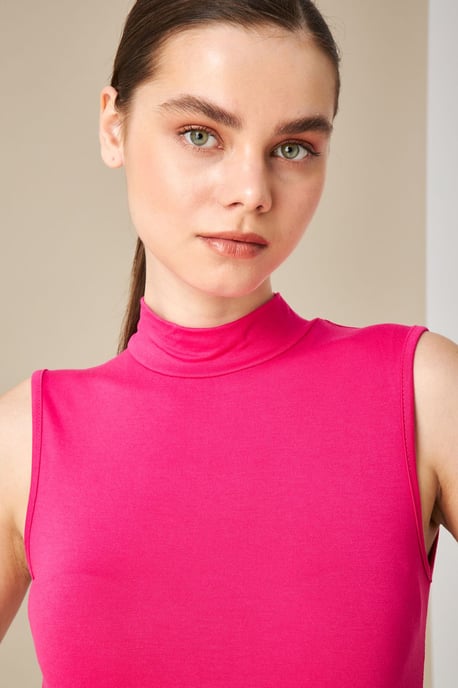 Bipantolon Blusa de mujer sin mangas con medio cuello vuelto - Image 5