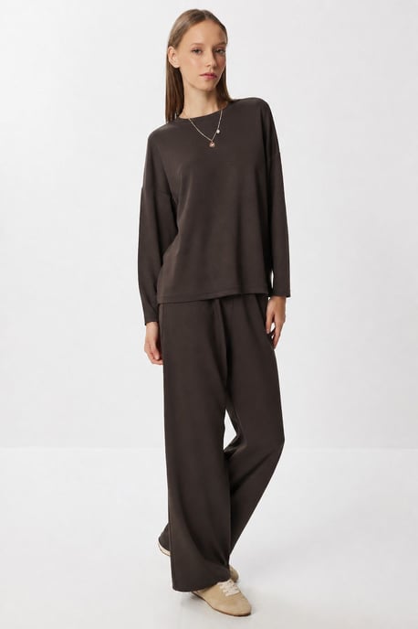 Conjunto de dos piezas de pierna ancha con blusa de cuello redondo - Image 3