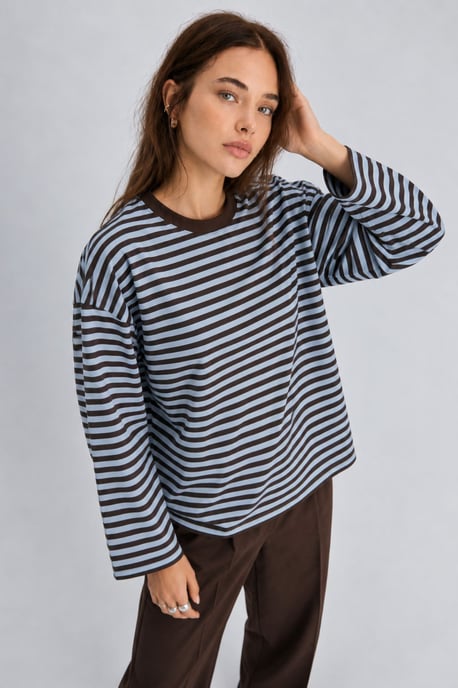 Bipantolon Sudadera oversize de mujer a rayas con cuello redondo - Image 5