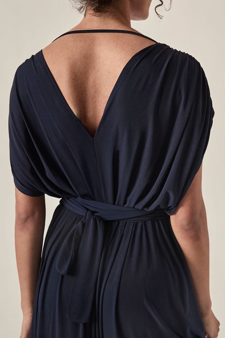 Vestido midi drapeado con espalda descubierta – Azul marino - Image 4