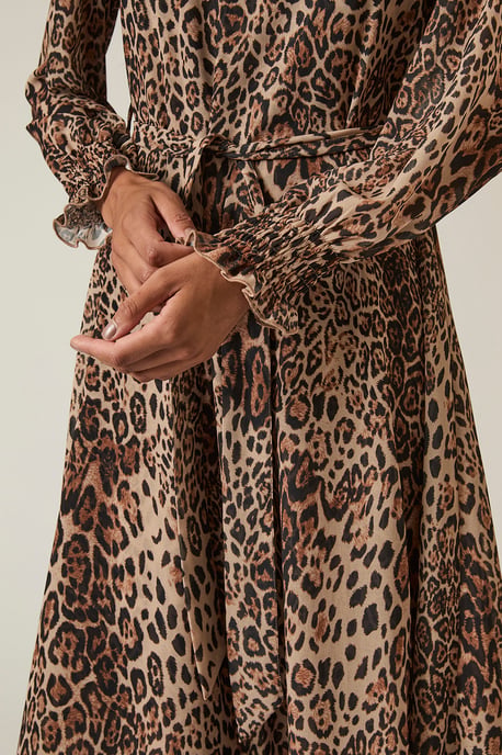 Vestido maxi de leopardo con bajo ondulado - Image 3