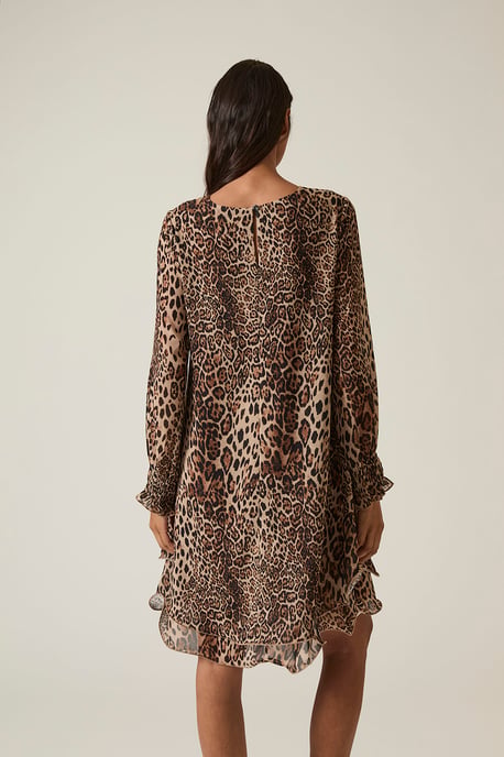 Vestido con estampado de leopardo y bajo ondulado - Image 2