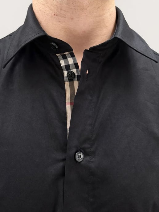 Burberry Camisa Negra - Image 4