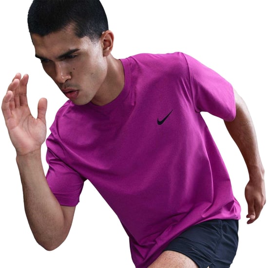 Nike Camiseta de manga corta Hyverse Swoosh para hombre (Vivid Viola Purple) - Image 4