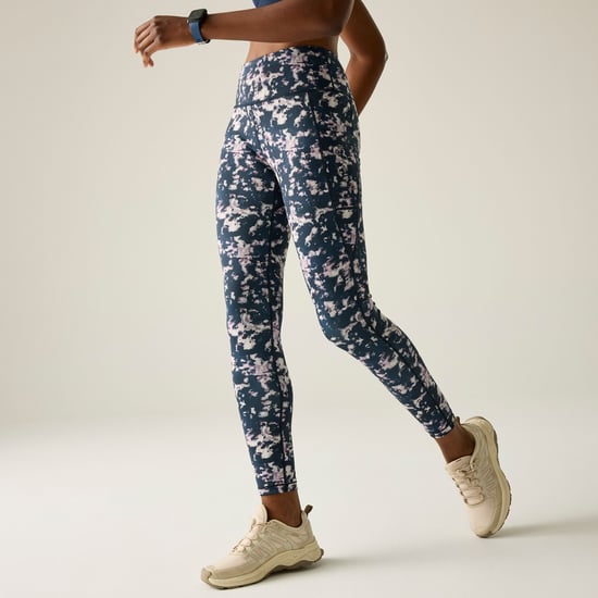 Dare 2B Leggings Influential II para mujer con estampado abstracto (Navy Ink) - Image 5