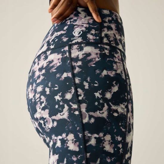 Dare 2B Leggings Influential II para mujer con estampado abstracto (Navy Ink) - Image 6