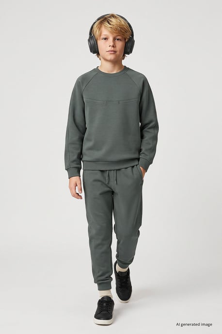 Conjunto deportivo infantil - Image 1