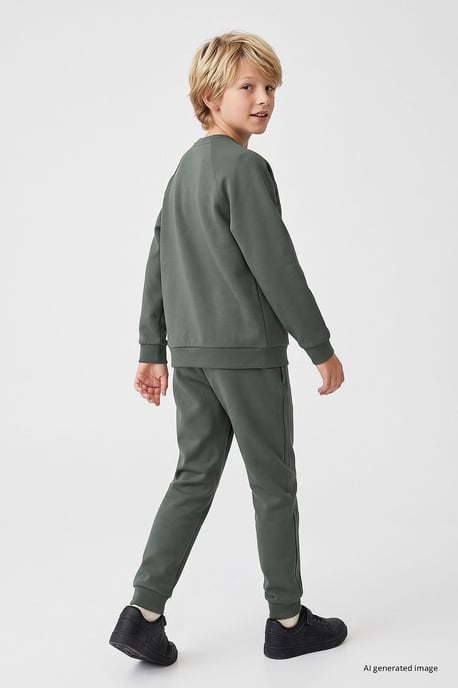 Conjunto deportivo infantil - Image 5