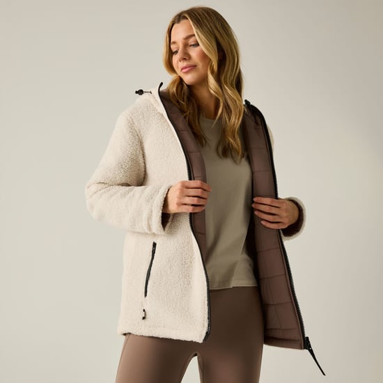 Regatta Chaqueta acolchada reversible para mujer Frankie (Moca/Vainilla clara) - Image 5