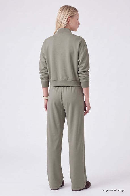 Conjunto deportivo - Image 5