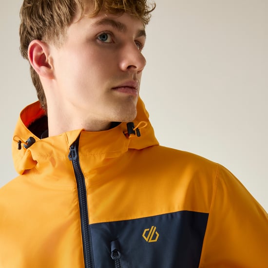 Dare 2B Chaqueta de esquí para hombre Halfpipe IV con bloques de color (Azul marino/Naranja eléctrico) - Image 4