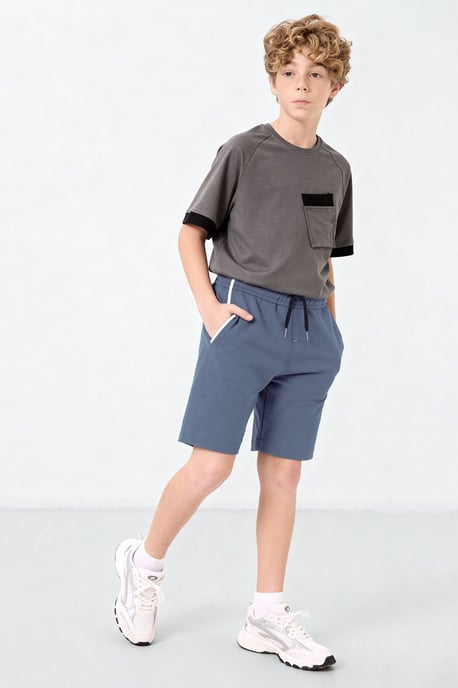 Pantalón corto con cintura de cordón y bolsillos - Image 4
