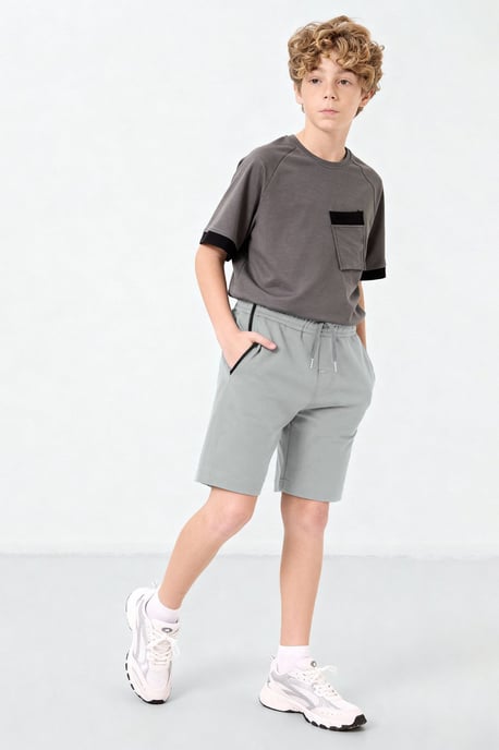 Pantalón corto con cintura de cordón y bolsillos - Image 2