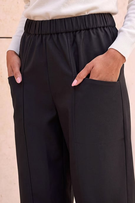 Pantalón Petite con bolsillos de parche - Image 4