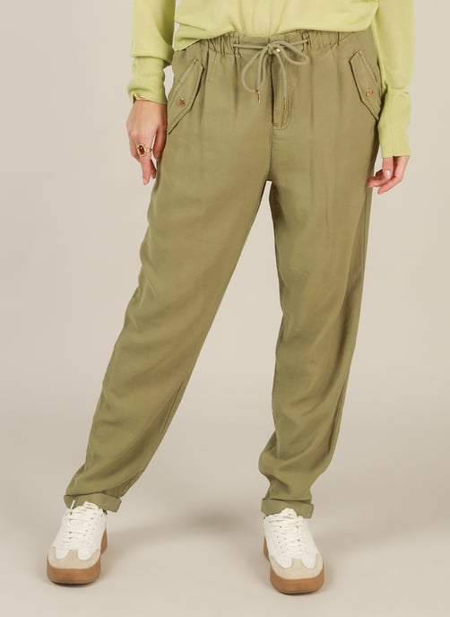 YYIlyana - Image 1