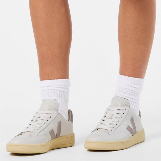 Veja VEJA V Leather Court zapatillas para mujer en Blanco/Gris - Image 3