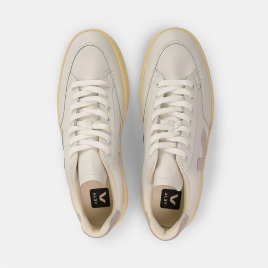 Veja VEJA V Leather Court zapatillas para mujer en Blanco/Gris - Image 5
