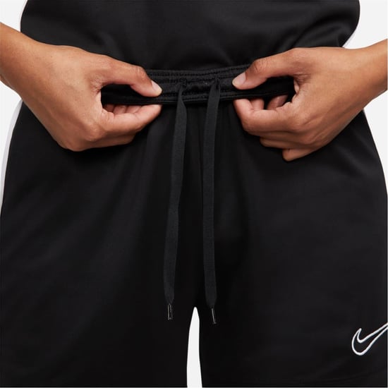 Shorts Nike de mujer negros - Image 3
