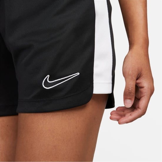 Shorts Nike de mujer negros - Image 4