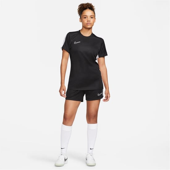 Shorts Nike de mujer negros - Image 6