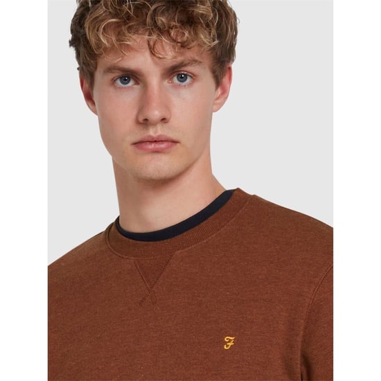 Sudadera de hombre Farah con cuello redondo en color teca oscuro - Image 4